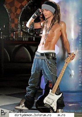 Tokio Hotel - Si acum barbatul fatal in splendoarea sa - Trupe
